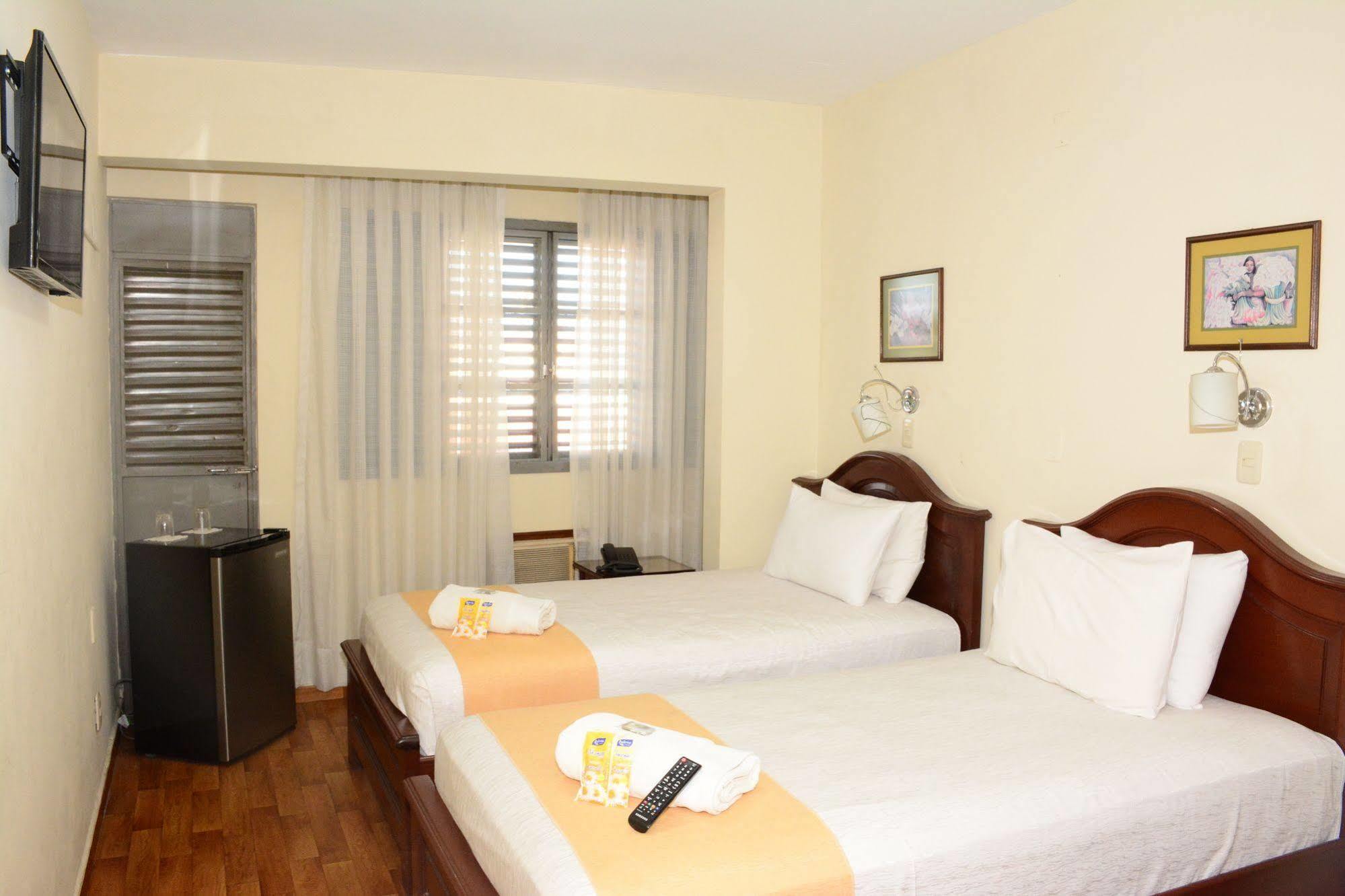 La Siesta Hotel Santa Cruz de La Sierra Luaran gambar