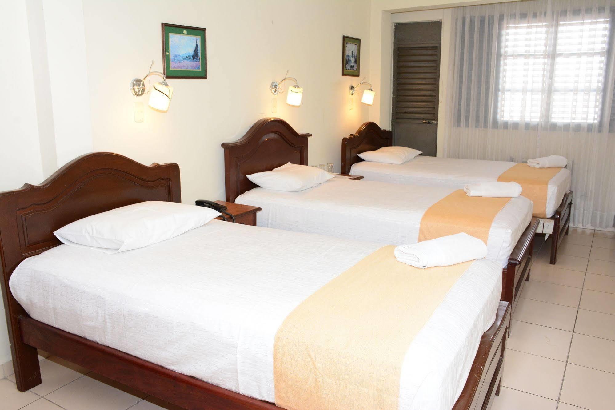 La Siesta Hotel Santa Cruz de La Sierra Luaran gambar